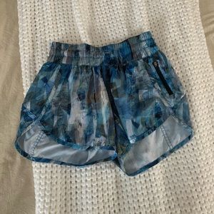 Lululemon tracker v short